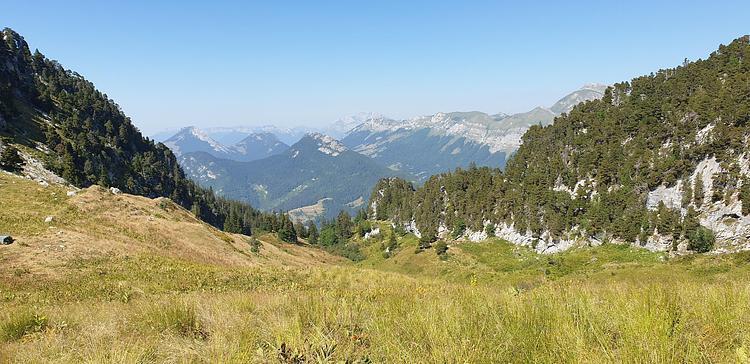 Vue la Tournette lors de la montée