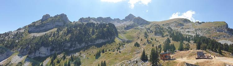 Vue sur la pointe de la Sambuy depuis le sommet de la station