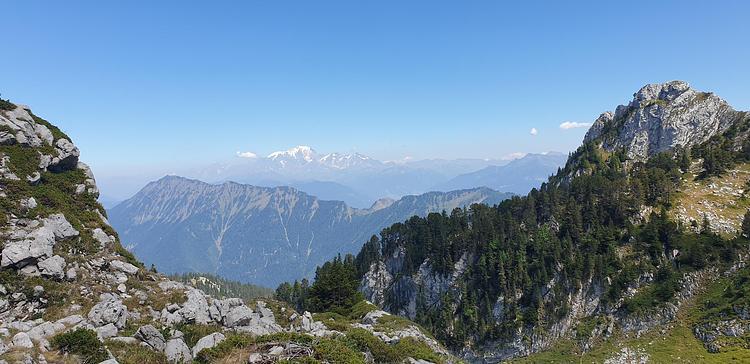 Schöne Aussicht auf den Mont-Blanc während des Aufstiegs