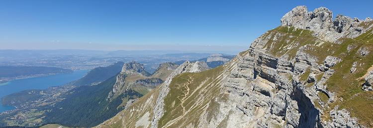 Vue sur la Tournette après la pointe de la Bajulaz