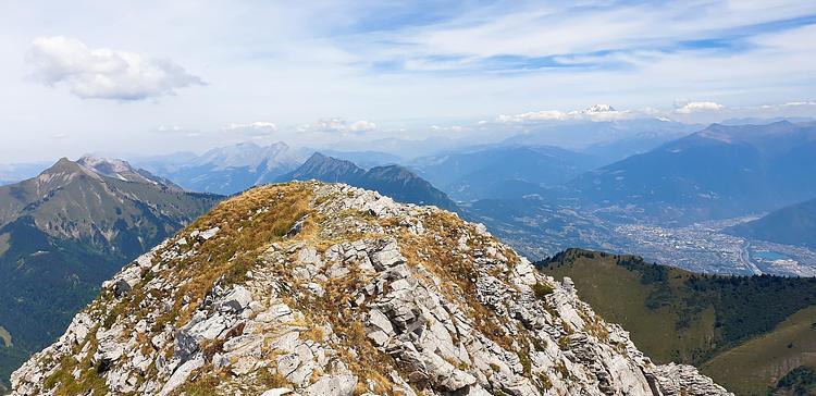 Vue sur le Mont-Blanc depuis le Pécloz