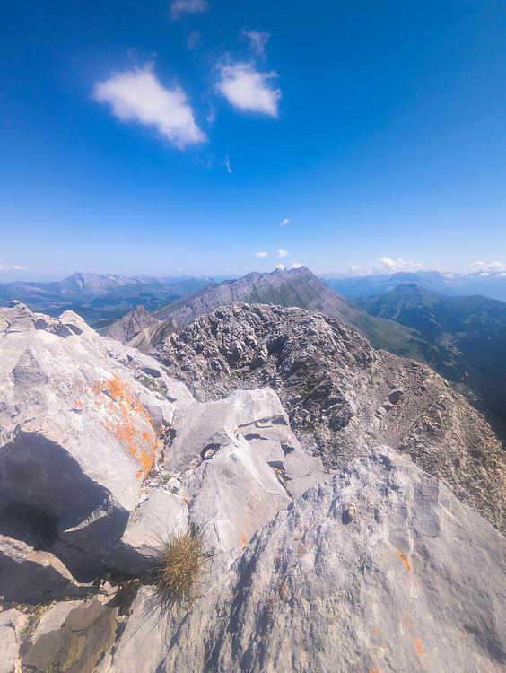 Vista sulla catena degli Aravis dalla cima di Étale