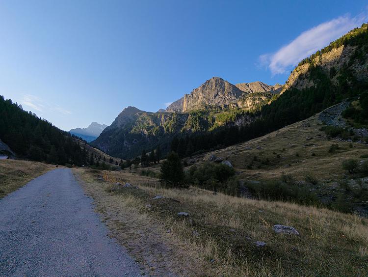 Réserve nationales du Mont-Viso : Tunnel de la Traversette et Pointe de Marte