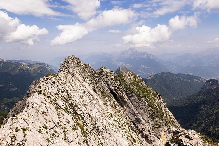 Vue sur le nord depuis le sommet de l'Arcalod