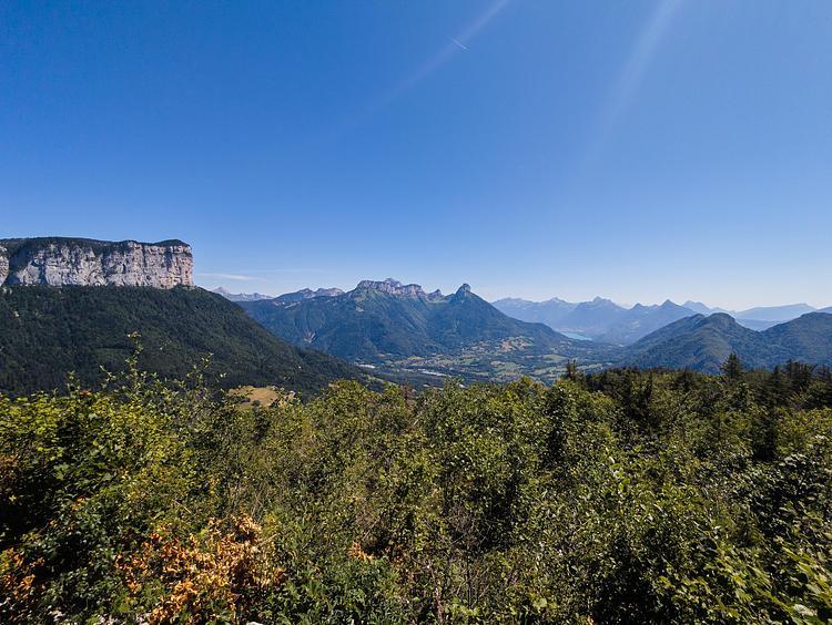 Vue sur les bauges depuis la table d'orientation