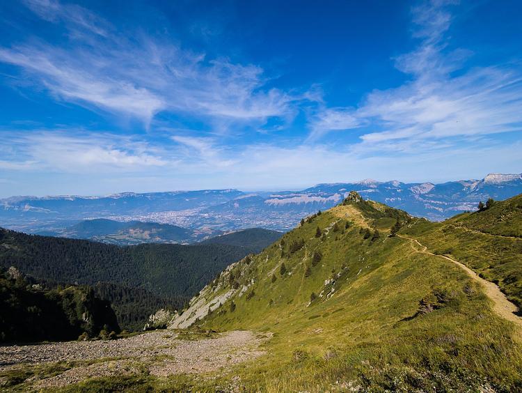 Blick auf Grenoble in der Nähe des Chalets