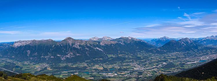 Vue sur la Tournette deûis le Petit Arc