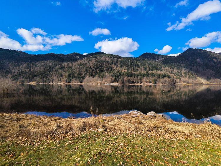 Il lago presso la diga di Kruth