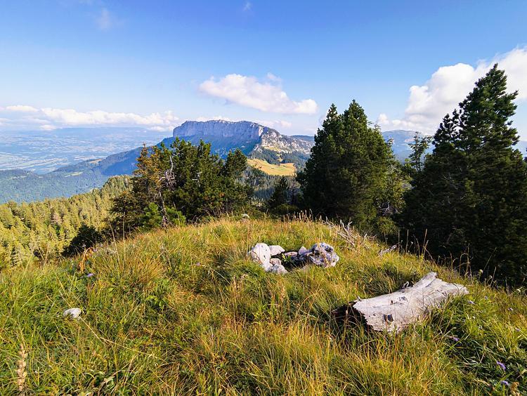 Le Parmelan en arrière-lan