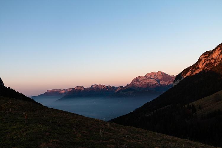 Vue sur le lac et la Tournette depuis la ferme